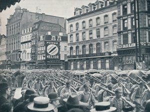 Duitse infanterie die Brussel binnenkomt in de regen, 1914 door Unbekannt