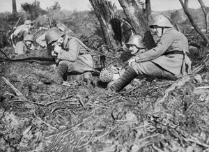 Duitse veldtelefonist, Somme, Frankrijk, Eerste Wereldoorlog, 1916 door Unbekannt