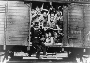 Duitse soldaten in een spoorwegwagon, Frankrijk, augustus 1940