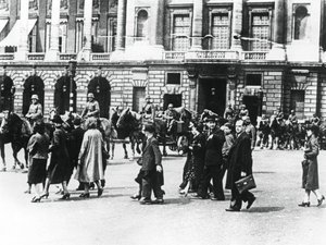 Duitse troepen in bezet Parijs, juni 1940 door Unbekannt