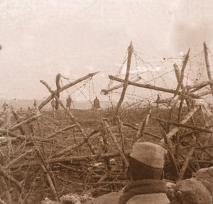 Duitsers komen uit de loopgraven, Massiges, Noord-Frankrijk, c1914-c1918 door Unbekannt