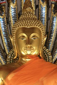 Gouden Boeddha neemt de aarde als getuige. Wat Pho - Wat Phra Chettuphon. 1788. Bangkok. Thailand door Unbekannt