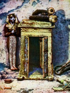 Gouden schrijn in de voorhal van het graf van Toetanchamon, Egypte, 1933-1934
