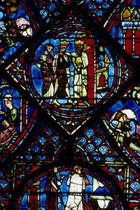 Gotische architectuur. Geschiedenis van Karel de Grote (detail): Karel de Grote ontvangen door Constantijn I, Byzantijnse keizer. Glas-in-lood van de noordelijke omgang, absidaal. Kathedraal van Chartres. door Unbekannt