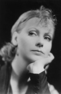 Greta Garbo 1905-1990, Zweedse actrice, ca. 1920 door Unbekannt