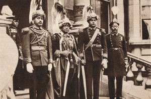 H.H. de Maharaja Bhim Shum Shere Jung Bahadur Rana, 1937 door Unbekannt