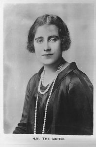 HM Koningin Elizabeth, de Koningin Moeder, 1937