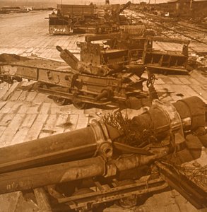 Zware artillerie en machines, Brits kamp, Noord-Frankrijk door Unbekannt