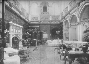 Highclere Castle, Hampshire - De Graaf van Carnarvon, 1910 door Unbekannt
