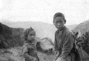 Heuvelstamkinderen, Chakrata, 1917