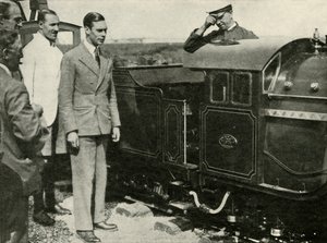 Zijne Majesteit inspecteert de miniatuurspoorweg in New Romney, Kent, 1926, 1937