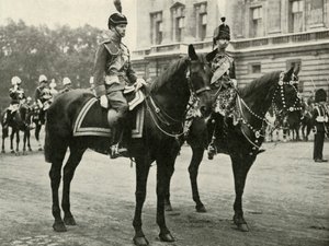 Zijne Majesteit met de Hertog van Gloucester, bij het Trooping the Colour, 1928, 1937 door Unbekannt