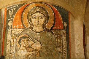 Heilige Maagd en Sint Jan Kame koptisch klooster Maria die Jezus borstvoeding geeft, Egypte