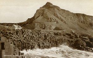 Horizontale pilaren, Giants Causeway, eind 19e-begin 20e eeuw door Unbekannt