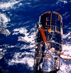 Hubble Ruimtetelescoop boven de Aarde door Unbekannt