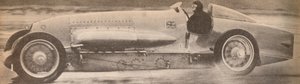 In januari 1927 brak majoor Malcolm Campbell met zijn beroemde Bluebird het wereldsnelheidsrecord op land door Unbekannt
