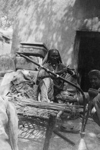 Indiase vrouw van de laagste kaste, Howshera, 1917 door Unbekannt