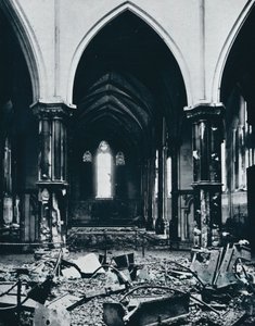 Interieur van de Temple Church na de brand door Unbekannt