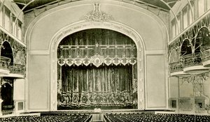 Interieur van het theater in het Nicholas II Volkshuis, Sint-Petersburg, Rusland, 1900s door Unbekannt