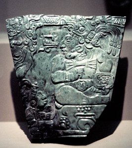 Jade plaquette met een zittende Maya-koning door Unbekannt