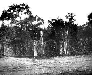 Jangseung, houten totempalen, Korea, 1900 door Unbekannt