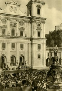 Jedermann uitgevoerd voor de kathedraal van Salzburg, Salzburg, Oostenrijk, ca. 1935 door Unbekannt