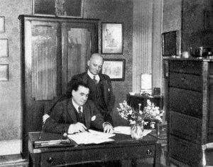 Jerome en Jean Charaud, Franse schrijvers, 1932 door Unbekannt