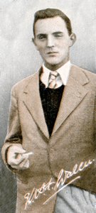 Kenneth Waller, piloot, 1935