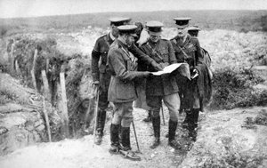 Koning George V 1865-1936 bij St Georges Hill, nabij Fricourt, 10 augustus 1916, 1936 door Unbekannt