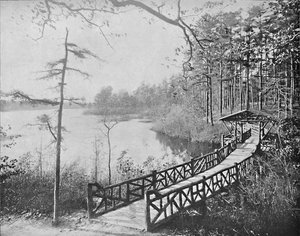Kissing Bridge, Lakewood, ca. 1897 door Unbekannt