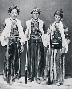 Koerdische bergbandieten, Armenië, 1902 door Unbekannt