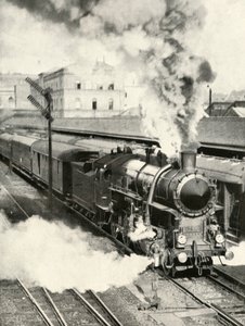 Vertrek uit Boedapest. Een sneltrein vertrekt van het Centraal Station