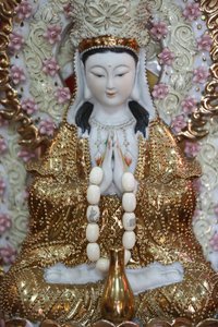 Leong San boeddhistische tempel. Guan Yin Bodhisattva beeld. Singapore door Unbekannt