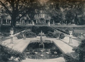 Lily Basin en West Front, The Hill, Hampstead Heath, ca. 1900 door Unbekannt