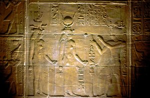 Kalkstenen reliëf in de Tempel van Philae, Oud-Egyptisch door Unbekannt