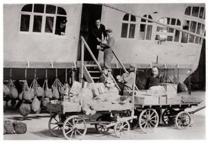 Voorzieningen laden, Zeppelin LZ 127 Graf Zeppelin, 1933 door Unbekannt