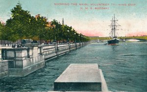 Londen, Thames Embankment - Met het marine vrijwilligers opleidingsschip, H.M.S. Buzzard, 1907 door Unbekannt