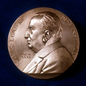 Louis Jean Lumiere 1864-1948, pionier van de cinematografie, ca. 1935 door Unbekannt