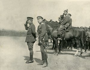M. Kerensky groet de troepen door Unbekannt