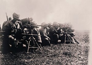 Machinegeweerschutters, ca. 1914-1918 door Unbekannt