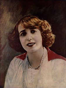 Mademoiselle Mistinguett, 1913 door Unbekannt