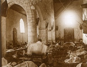 Noodhospitaal in een kerk, Marne, Noord-Frankrijk, 1914