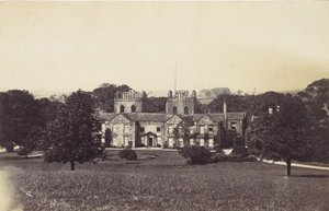 Herenhuis met twee torens gezien vanaf het terrein, 1860s door Unbekannt