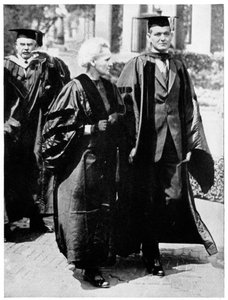 Marie Curie, Pools-Franse natuurkundige, 1921
