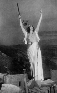 Marthe Chenal, Franse sopraan, 1918
