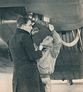 Methode voor het bijtanken van vliegtuigen bedacht door Sir Alan Cobham, c1936-c1937