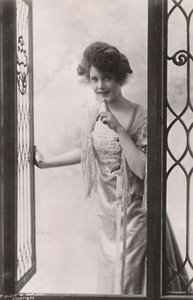 Miss Billie Burke, 1884-1970, ca. 1930 door Unbekannt
