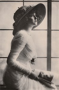 Miss Gabrielle Ray, 1883-1973, ca. 1930 door Unbekannt