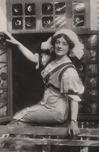 Miss Isabel Jay, 1879-1927, als Christine in Dear Little Denmark, ca. 1909 door Unbekannt