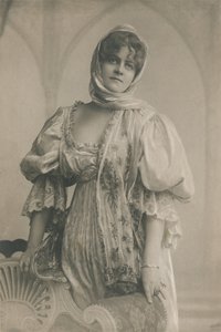 Miss Marie Studholme, 1872-1930, ca. 1930 door Unbekannt
